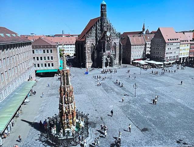 « La place du marché à Nuremberg »
