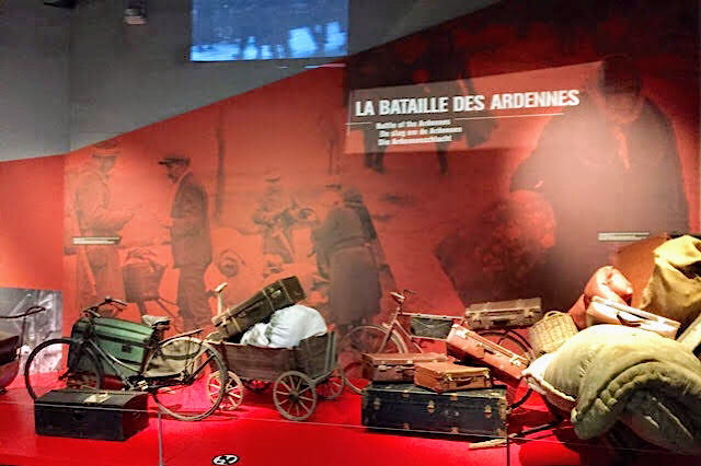 « Une scénographie représente l’exode de la population belge »