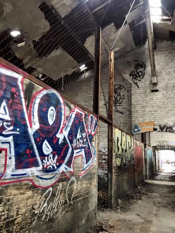 « Des graffitis sur les murs du fort de la Chartreuse »