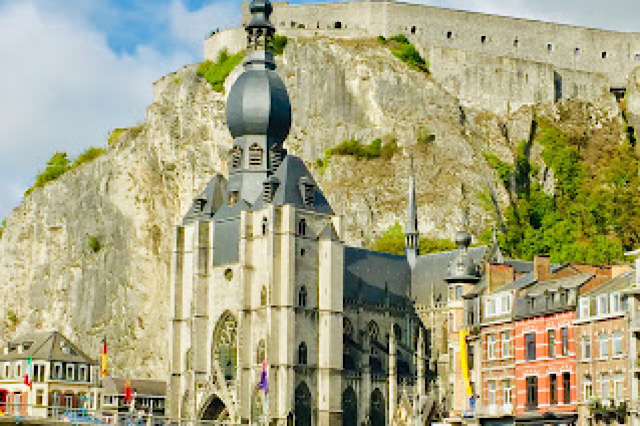 « Vue sur la collégiale de Dinant »
