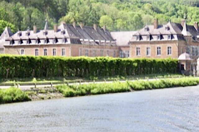 « Le château de Freÿr »