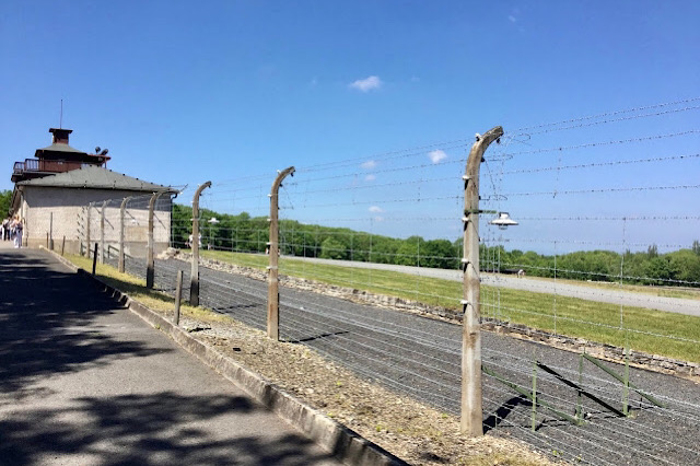 « Vue sur le camp de concentration de Buchenwald  »