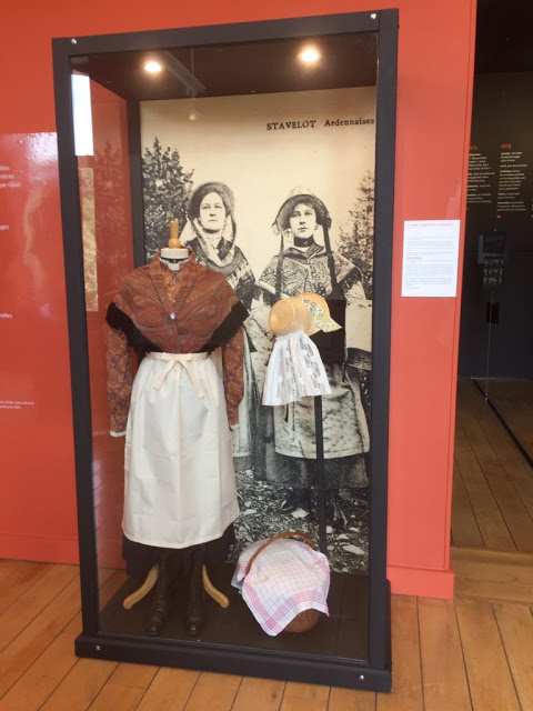 « Tenues d’époque  »