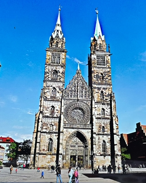 « L’église Saint-laurent à Nuremberg  »