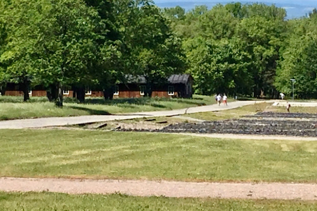 « L’infirmerie du camp  »