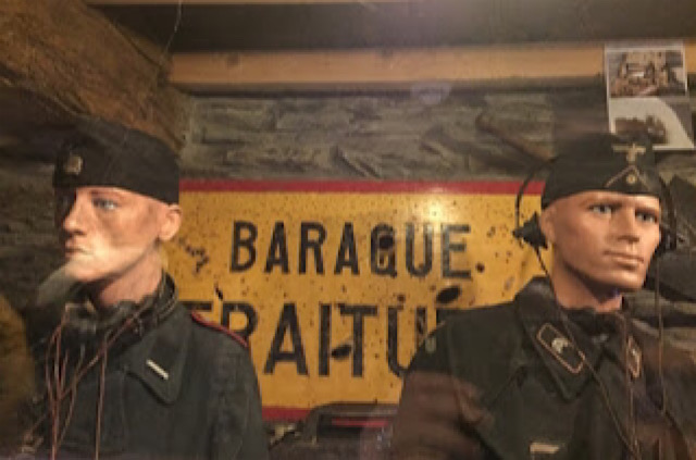 « Plaque routière originale de la Baraque de Fraiture »