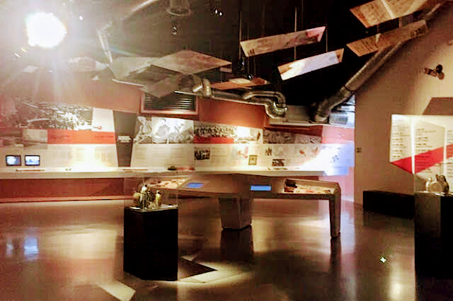 « Des bornes interactives dans le Bastogne War Museum »