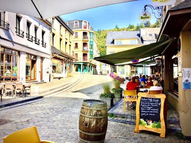 « Un petit restaurant à Bouillon  »