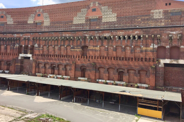 « La cour de la Kongresshalle est gigantesque  »