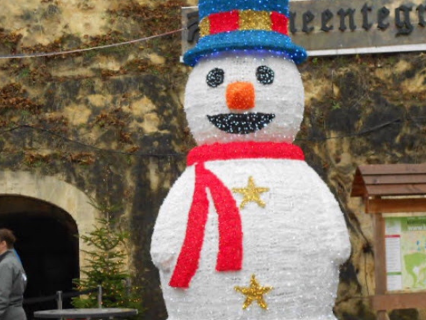 « L’entrée de la grotte municipale »