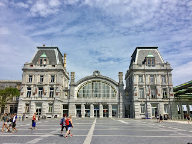 « La gare à Ostende  »