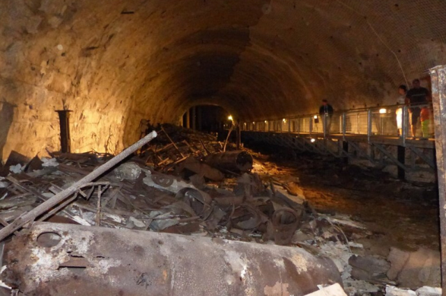 « Des débris dans les tunnels de Dora »