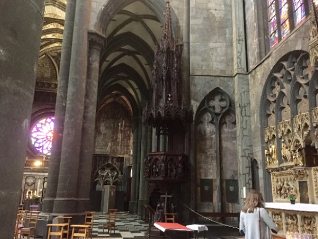 « L chair de vérité dans la collégiale Notre-Dame à Huy »