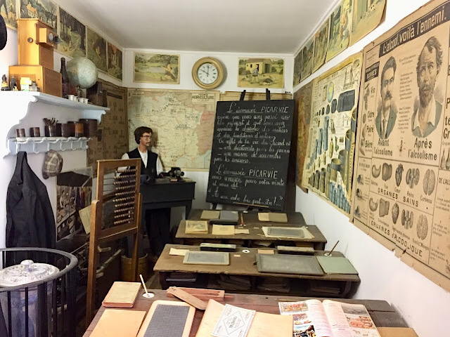 « Une classe reconstituée dans le musée Picarvie »