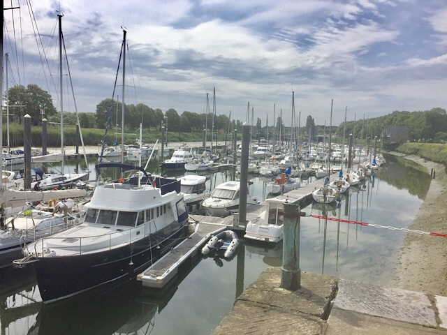 « Le port de plaisance à Saint-Valery