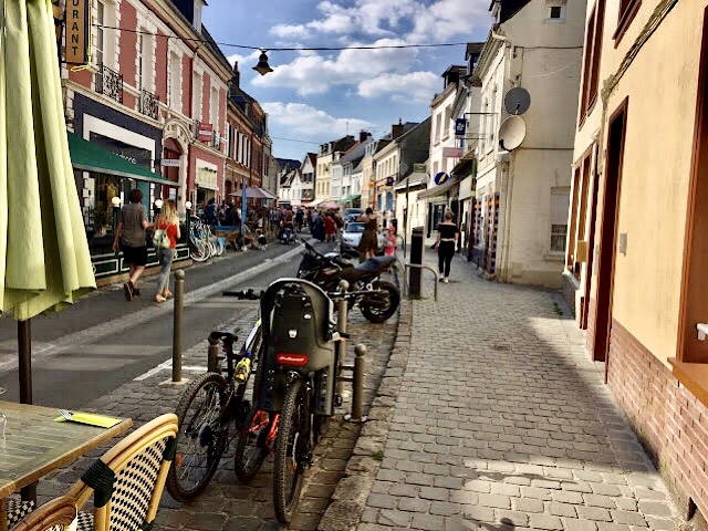 « La rue de la Ferté à Saint-Valery-su-Somme »