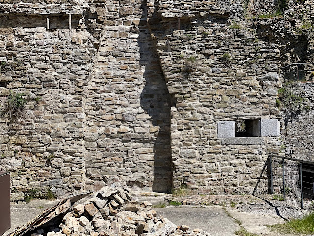 « Une cheminée dans la cuisine du château de Franchimont »
