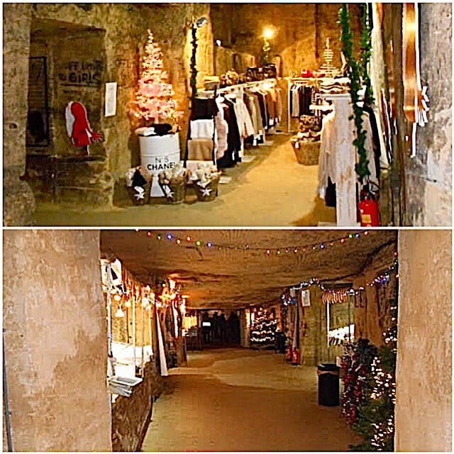 « Des stands sur le marché de Noël à Valkenburg « + »