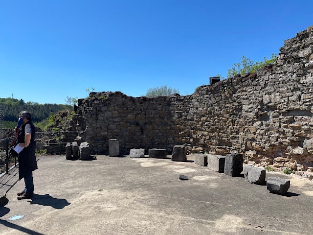 « La terrasse du balloir du château de Franchimont  »