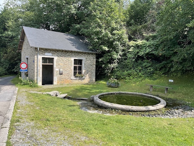 « Un abreuvoir et un lavoir à Laforêt »