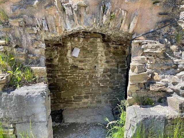 « L’entrée de deux casemates dans le château de Franchimont »