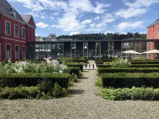 « Le jardin intérieur de l’abbaye de Stavelot »