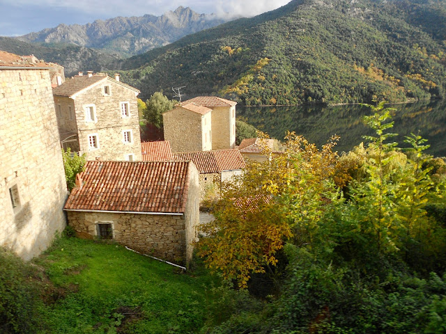 « Des maisons typiques en Corse du Sud »