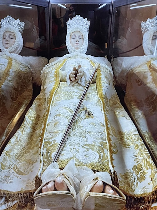 « Une sculpture de la Vierge dans la maison Orduña à Guadalest »