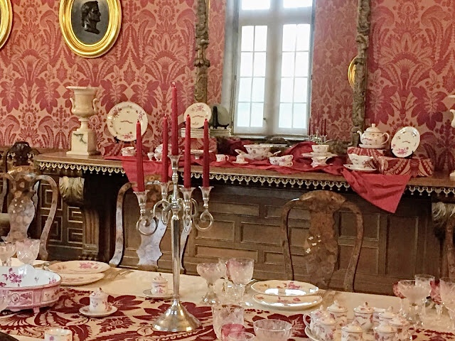 «  Le salon d’Hercule dans le château de Modave »