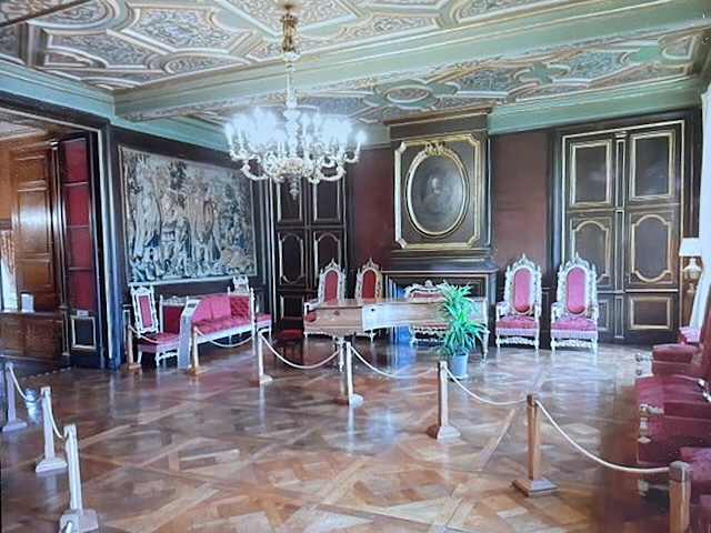 « Le salon Louis XIV dans le château de Modave