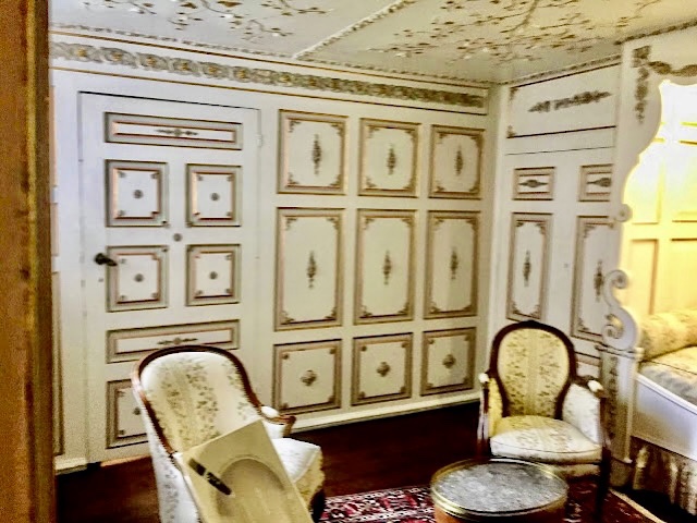 «  Chambre de la favorite dans le château de Modave »