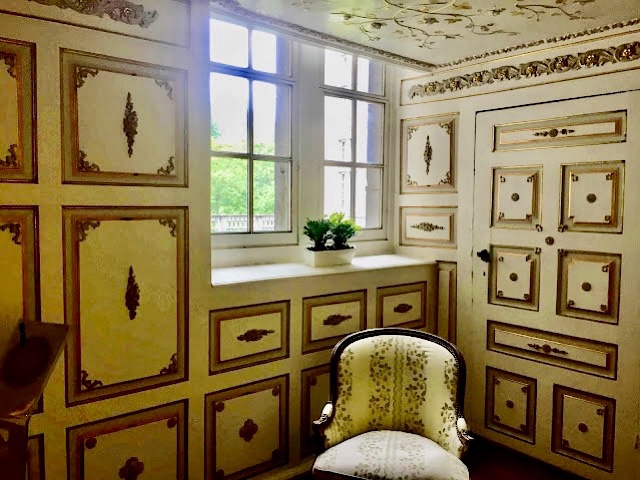 «  Chambre de la favorite dans le château de Modave »