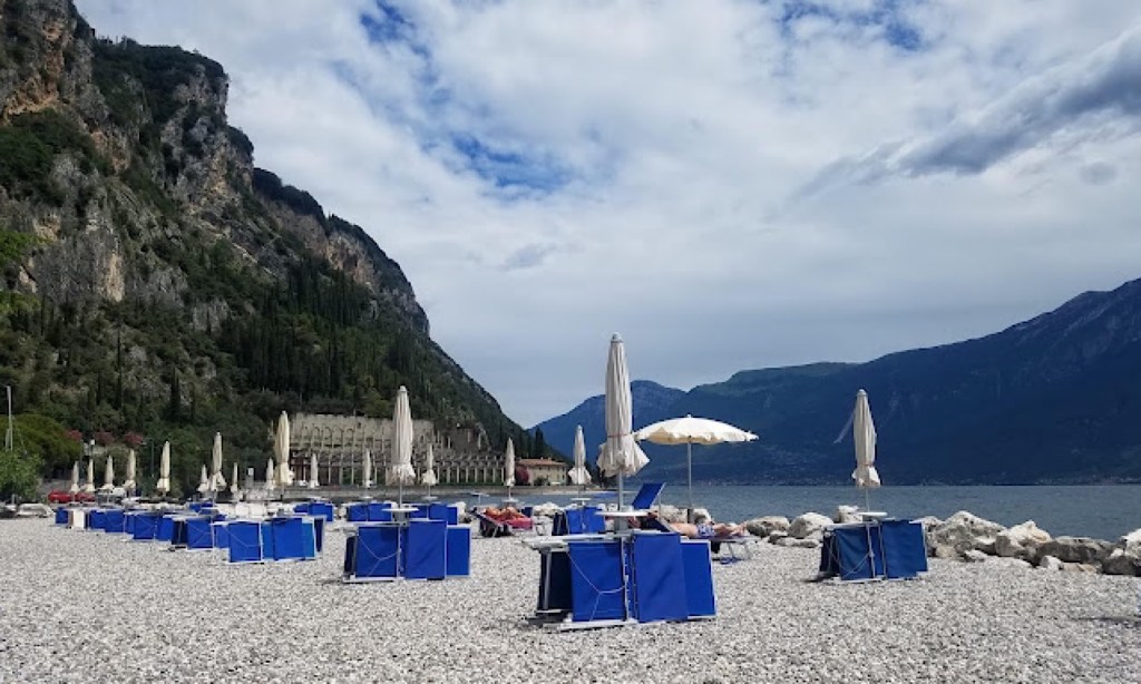 « La plage à Tignale »